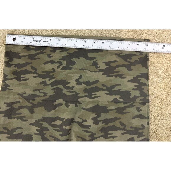 Spanx Women's Size 3X Look at Me Now Seamless Crop Green Camo Leggings Stretch - Picture 3 of 7